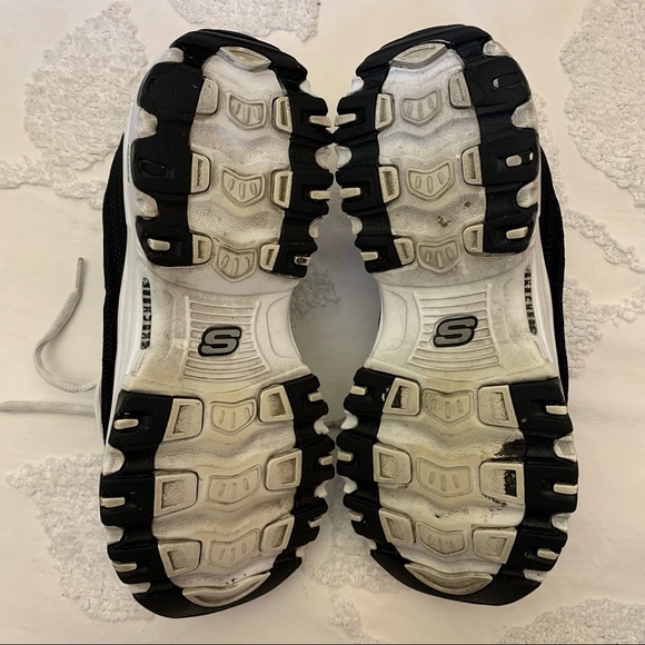 Skechers D’lites Women’s Size 7.5 Black Memory Foam Comfort Sneakers - Picture 3 of 11